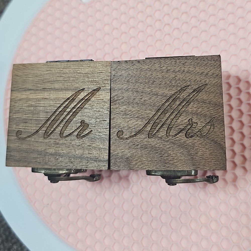 Unbranded Wood Mr and Mrs Wedding Ring Box Brown Rustic Engraved Double Latch